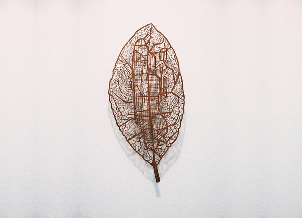 Feuille de ville Paris mars 2015. Erable, hêtre, hêtre quartier, noyer, redgun, 1m x 45 cm. Nathalie Auzépy,