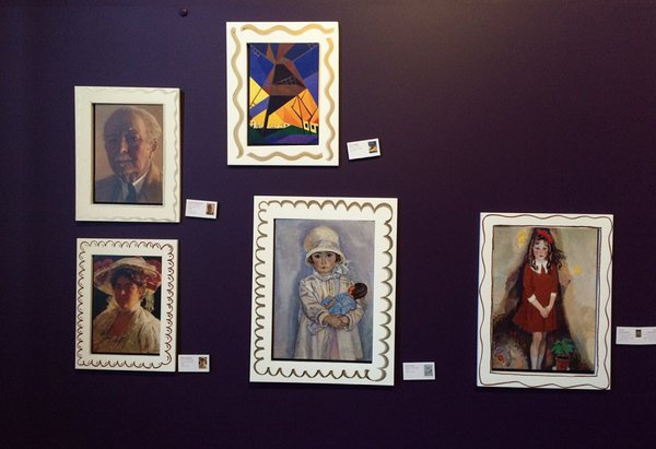 Salle des enfants ... Deviens galiériste, compose ton exposition, choisis ton encadrement.