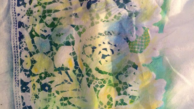 2-  Une fois le tissu finalisé par différentes applications, le résultat s'avère bluffant.