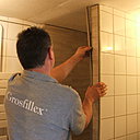 Etape 13 : clippage des profils. Terminez en clipsant les profils de finition.