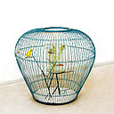 Mezzanine est une cage aquarium qui permet la rencontre de deux univers. Oiseaux et poissons peuvent y cohabiter. Ce prototype réalisé en 2008 a reçu le Prix du Public au concours international du festival “Design Parade” de la Villa Noailles à Hyères.