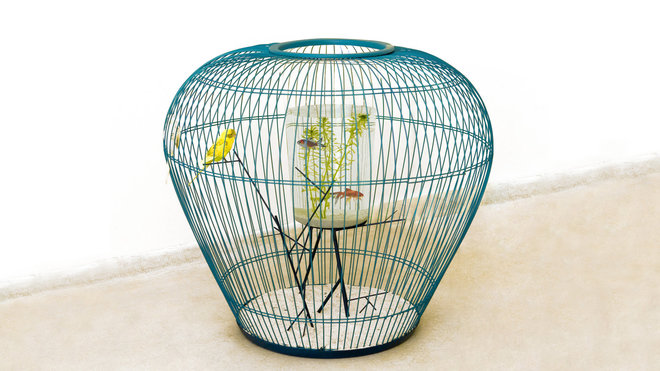 Mezzanine est une cage aquarium qui permet la rencontre de deux univers. Oiseaux et poissons peuvent y cohabiter. Ce prototype réalisé en 2008 a reçu le Prix du Public au concours international du festival “Design Parade” de la Villa Noailles à Hyères. Mezzanine est une cage aquarium qui permet la rencontre de deux univers. Oiseaux et poissons peuvent y cohabiter. Ce prototype réalisé en 2008 a reçu le Prix du Public au concours international du festival “Design Parade” de la Villa Noailles à Hyères.