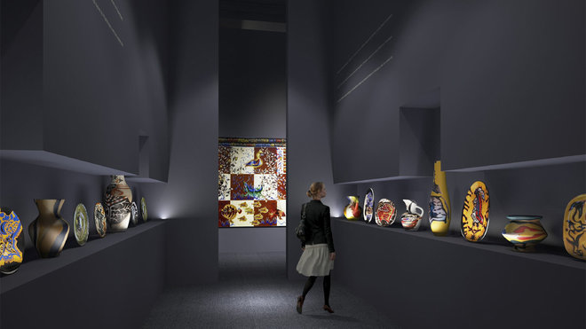 Dans l’écrin noir de l’architecte Jean-Michel Wilmotte, les céramiques de Jean Lurçat offrent leurs harmonies colorées très travaillées et leurs graphismes modernes. Au fond, « Le Jardin du rêveur », création en 1947, tapisserie d’Aubusson, atelier Brivet (2,00 x 2,95 m).