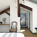 La suite parentale s’accompagne d’une salle de bains privative qui s’ajoute à celle existante au niveau inférieur.