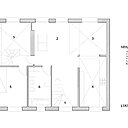 Plan avant travaux étage principal: l’appartement déjà partiellement décloisonné offre une surface de 70 m²  + combles. Il est habité par un couple et leurs deux filles de 3 et 5 ans.