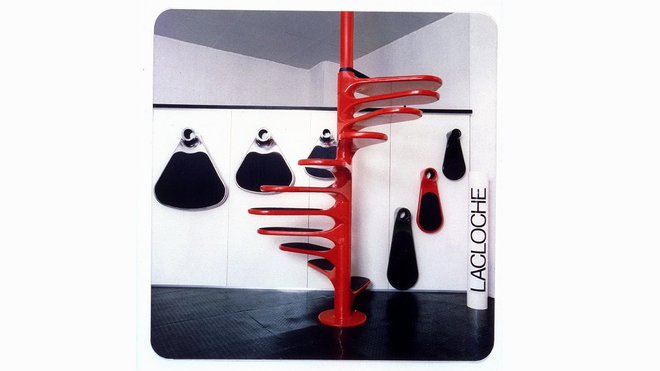 Exposition des composants de l’escalier Module M400 édité par la galerie Lacloche, 1966. Exposition des composants de l’escalier Module M400 édité par la galerie Lacloche, 1966.