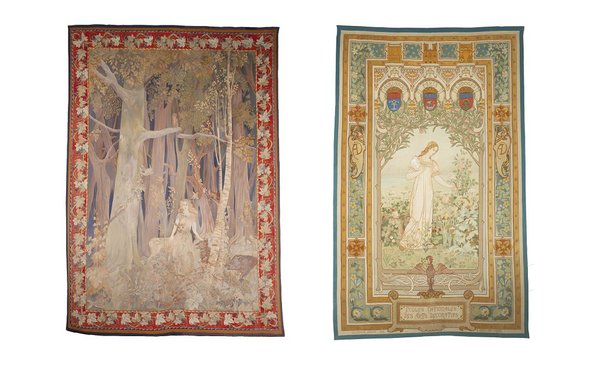 A droite, Aurore ou les trois Écoles (Nationales d’Art Décoratif), tapisserie de basse-lice d’après Charles Genuys, 1895. Coll. ENAD Aubusson, dépôt à la Cité internationale de la tapisserie. Pièce tissée par des élèves de l’ENAD d’Aubusson a été présentée à l’Exposition Universelle de Paris de 1900. A gauche, La Fée des Bois, tapisserie de basse-lisse, 1909, ateliers Croc-Jorrand.