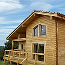 Bois clair pour la maison Pailhes, hors d'eau et hors d'air, prête à être achevée pas ses nouveaux propriétaires.