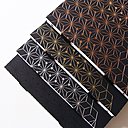 Carnets en papier de la collection Gofun Asanoha en papier blanc, marquage argent, or ou cuivre. Création Julie Auzillon. Formats A6 (10,5 x 15 cm), A7 (7,5 x 10,5 cm. De 40 € à 50 €.