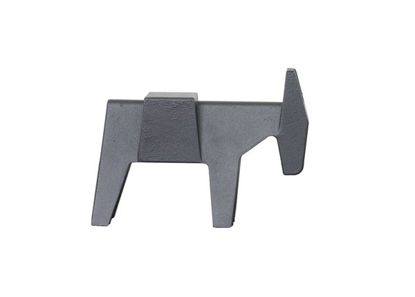 Mulet Ettore, un objet qui symbolise la firme Magis. En fonte traitée avec phosphatation au fer manganèse. L 25 x P 6,5 x H 18 cm. Création Konstantin Grcic pour Magis en 2016. 118 €.