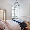 Dans les chambres, on a doublé les murs mitoyens avec un isolant phonique de 15 cm pour offrir une insonorisation optimale.