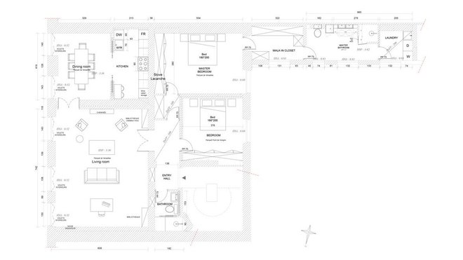 Plan de l’appartement après les travaux : La cuisine, originellement située à l’extrémité de l’appartement a été rapprochée du cœur de l’espace et des pièces de jour. Les chambres ont été recomposées en suites parentales. De nombreux rangements ont été créés et plusieurs cloisons ont été abattues pour ouvrir l’espace. Plan de l’appartement après les travaux : La cuisine, originellement située à l’extrémité de l’appartement a été rapprochée du cœur de l’espace et des pièces de jour. Les chambres ont été recomposées en suites parentales. De nombreux rangements ont été créés et plusieurs cloisons ont été abattues pour ouvrir l’espace.