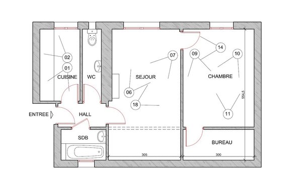 Plan de l’appartement avant travaux : un appartement hyper-cloisonné avec un espace perdu dans les WC. Un petit bureau isolé et une cuisine sans liaison avec l’espace séjour.