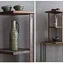 Des céramiques aux textures travaillées d’inspiration années 1950, chères à Philippe Model.