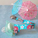 L'attache-tétine  Polkadot pour les filles se pare de motifs de fleur de kimono