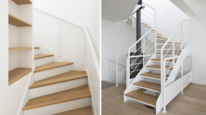 L’escalier intérieur avec ses dessus de marches en bois est intégré à une bibliothèque au second niveau.