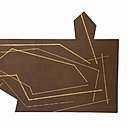 Plateau découpé de la table basse Precious Catalyst et recouvert de cuir pleine fleur (tannage naturel) et décoré de galons classiques de bureau anglais réalisés par le gainier d’ameublement bruxellois Francis Dekelver, fournisseur agréé de la Cour de Belgqiue. Création Lionel Jadot. Plateau découpé de la table basse Precious Catalyst et recouvert de cuir pleine fleur (tannage naturel) et décoré de galons classiques de bureau anglais réalisés par le gainier d’ameublement bruxellois Francis Dekelver, fournisseur agréé de la Cour de Belgqiue. Création Lionel Jadot.