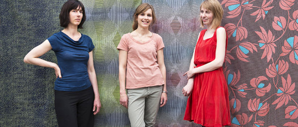 Les 3 créatrices de No More Twist ont aussi choisis 3 partis pris, la couleur envers et contre tout, la sensualité des matières et le jeu des correspondances secrètes entre les structures et les motifs.