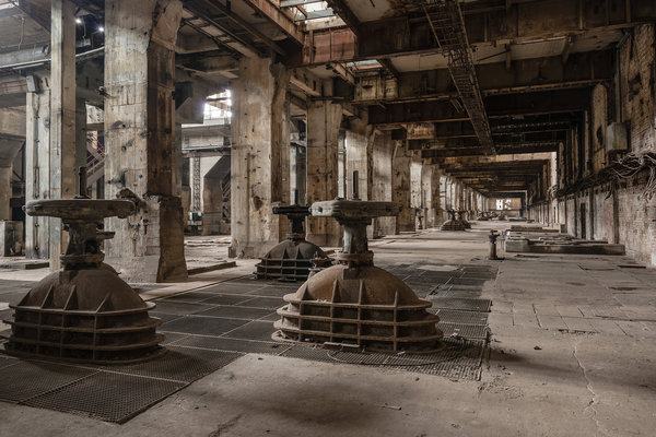 Romain Veillon, The black star, Allemagne, 2013, impression fine art contrecollée sur Dibond, 100 x 150 cm.