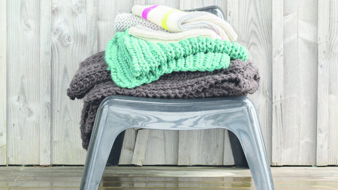 Echarpes, snood, couvertures vous attendent au fil des pages.