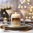 All is Bright un mélange étincelant de notes citronnées alliées à la chaleur du musc.