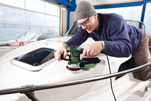 Les ponceuses sont des outils utilisés pour le ponçage, c’est-à-dire le polissage ou le décapage, d’une surface.  Elles conviennent donc pour des travaux de bricolage comme le ponçage de meubles, de portes, d’encadrements de fenêtres ou de grandes surfaces ainsi que le ponçage de matériaux variés, tels que le bois, le vernis, la peinture, le mastic, les métaux ou les plastiques.