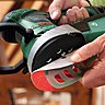 Ponceuse Bosch PEX 400 AE et son accessoire « Paper Assistant » pour fixer les abrasifs