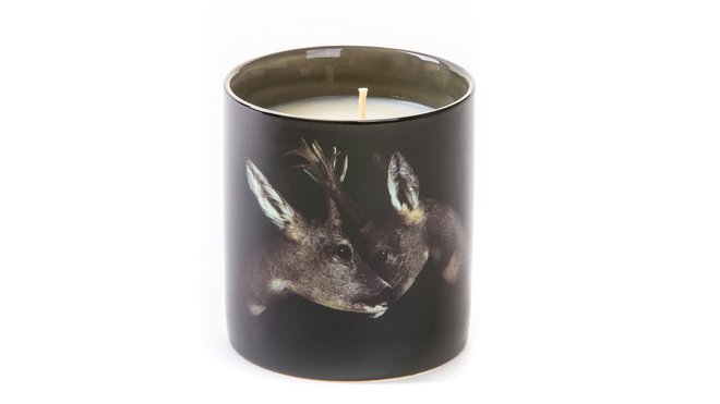 Insolite. L’univers provocateur de cette enseigne offre un second souffle à l’objet de déco. Avis aux amateurs ! Bougie cerf, H. 10 cm, 50 €, Toiletpaper chez Made in design.