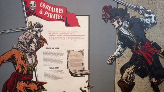 Choisis ton camp ! deviens corsaire ou pirate à l'atelier des enfants de l'exposition Aventuriers du Monde