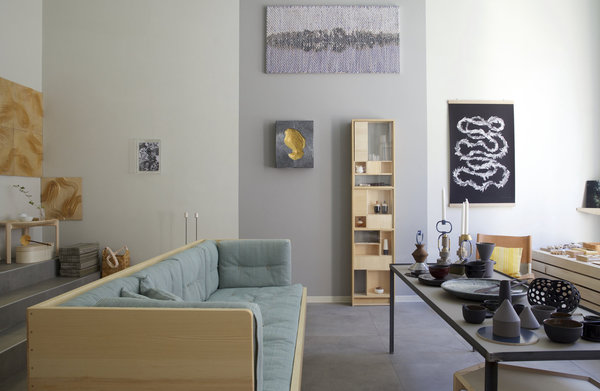 Lokal est un mélange savant d’objets et de mobilier, présentés comme l’intérieur d’un amateur d’art et d’objets raffinés...