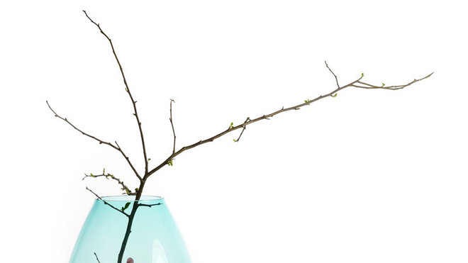 Vase bougeoir-chandelier réversible Bubulle, en verre soufflé teinté dans la masse. Création Marianne Guedin en 2009. Vase bougeoir-chandelier réversible Bubulle, en verre soufflé teinté dans la masse. Création Marianne Guedin en 2009.