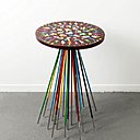 Fétiches, guéridon avec plateau en marqueterie polychrome de résine et cuir. Piètement en tiges d’acier. Création Bovy Bemberg, 2016.