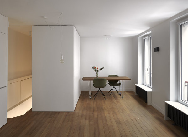 Unité supérieure sur un seul plateau. Extension de l’unité supérieure avec suppression de la chambre pour offrir une grande pièce à vivre et composer une vraie salle à manger.