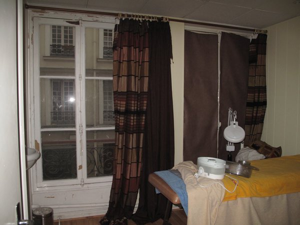 Avant travaux. La pièce principale de l’ancien appartement, en l’état, avant travaux.