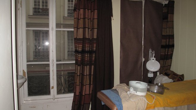 Avant travaux. La pièce principale de l’ancien appartement, en l’état, avant travaux.