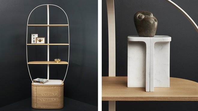 Bibliothèque Klec S en métal et bois qui peut s’adosser à un mur ou s’inscrire dans un espace ouvert. Les étagères aériennes sont posées sur un bloc de rangement aux formes arrondies. Dimensions : L 80 x P 45 x H 192 cm. Deux finitions possibles : partie basse et étagères en chêne clair finition mate et structure métal laquée blanc ou partie basse et étagères en acajou finition mate et structure métal laqué noir. Création Piergil Fourquié pour Monolithe.