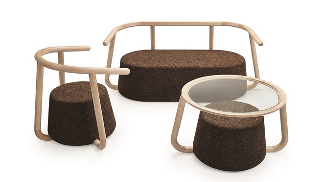 Fabriquée à partir de granulats de liège, issus des branches, et naturellement agglomérés par la résine puis expansés par vapeur d’eau sous autoclave, collection de meubles Ypsilon composée de trois pièces, un canapé, une table basse et une chaise. En chêne noir torréfié et bois de frêne. Collection Sustenaible, création Toni Grillo pour Blackcorck avec la collaboration de Sofalca.