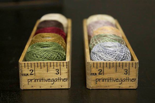 Boîtes étroites pour rangement de 4 pelotes.