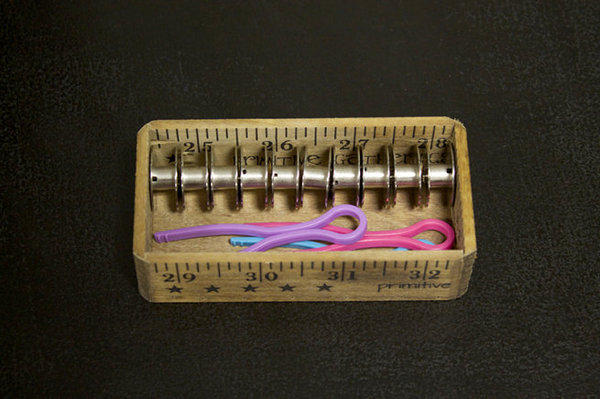 Boîte mini pour les canettes de la machine à coudre.