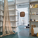 Rideau en lin, création Lore Langendries éditée par Verilin en 2016 (www.lorelangendries.com).