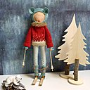 C'est l'hiver, idéal pour s'habiller chaudement avec le kit ski bleu d'acier.