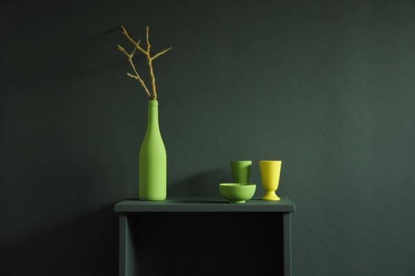 Les peintures ont, bien entendu, adopté la tendance déclinant le vert dans une large palette de nuances. Peintures en cinq types de finitions, à partir de 22 € les 500 ml, Mercadier.