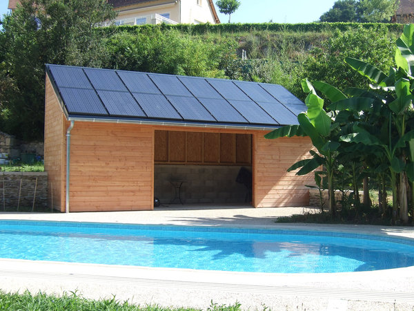 Chauffage d'une maison ou d'une piscine, les panneaux solaires hybrides sont voués à plusieurs destinations.