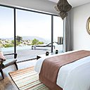 Les 82 chambres de l’hôtel parmi les plus grandes du pays disposent d’un balcon spacieux pour admirer la vue.