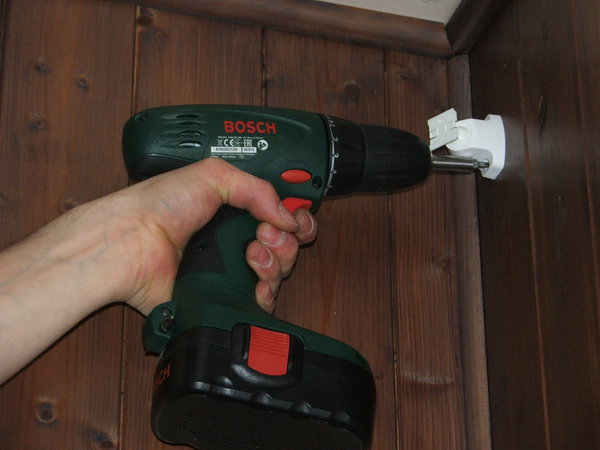 Etape 4 : Fixation de la rotule orientable.