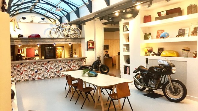 Ambiance vintage et espace industriel, un concept store dans lequel tout est à vendre. Ambiance vintage et espace industriel, un concept store dans lequel tout est à vendre.