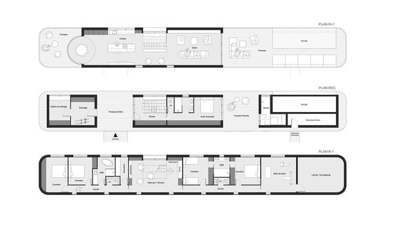 Côté plan, outre une grande pièce à vivre qui occupe le premier niveau d’habitation sur la coque immergée, l’espace a été redécoupé en 5 chambres et 3 salles de bains dont une grande suite avec terrasse privative et sauna. A cela s’ajoute, un bureau-bibliothèque et une salle de sport au dernier niveau. La surface habitable offre 260 m² + 120 m² de terrasses.