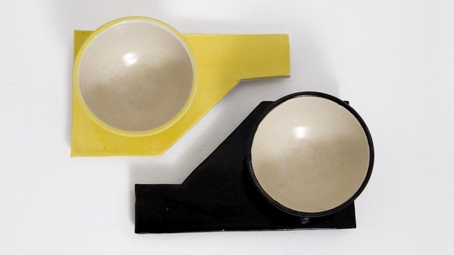 Dokter et Misses, tasse et soucoupe en métal lourd, 2008. Dokter et Misses, tasse et soucoupe en métal lourd, 2008.