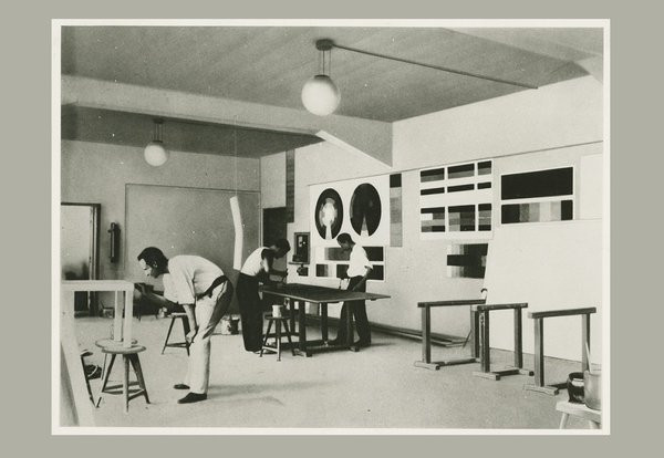 Atelier de peinture murale, Bauhaus Dessau 1926 (Photographe inconnu) Bauhaus université Weimar, moderniste Archive Walter.