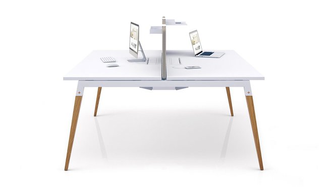 Pour travailler à deux, double bureau Goodwood qui se décline en deux hauteurs. Structure métallique et pieds en chêne ou noyer. Création la Manufacture du Design. Avec cloison pour conserver l’intimité et nombreux accessoires disponibles.